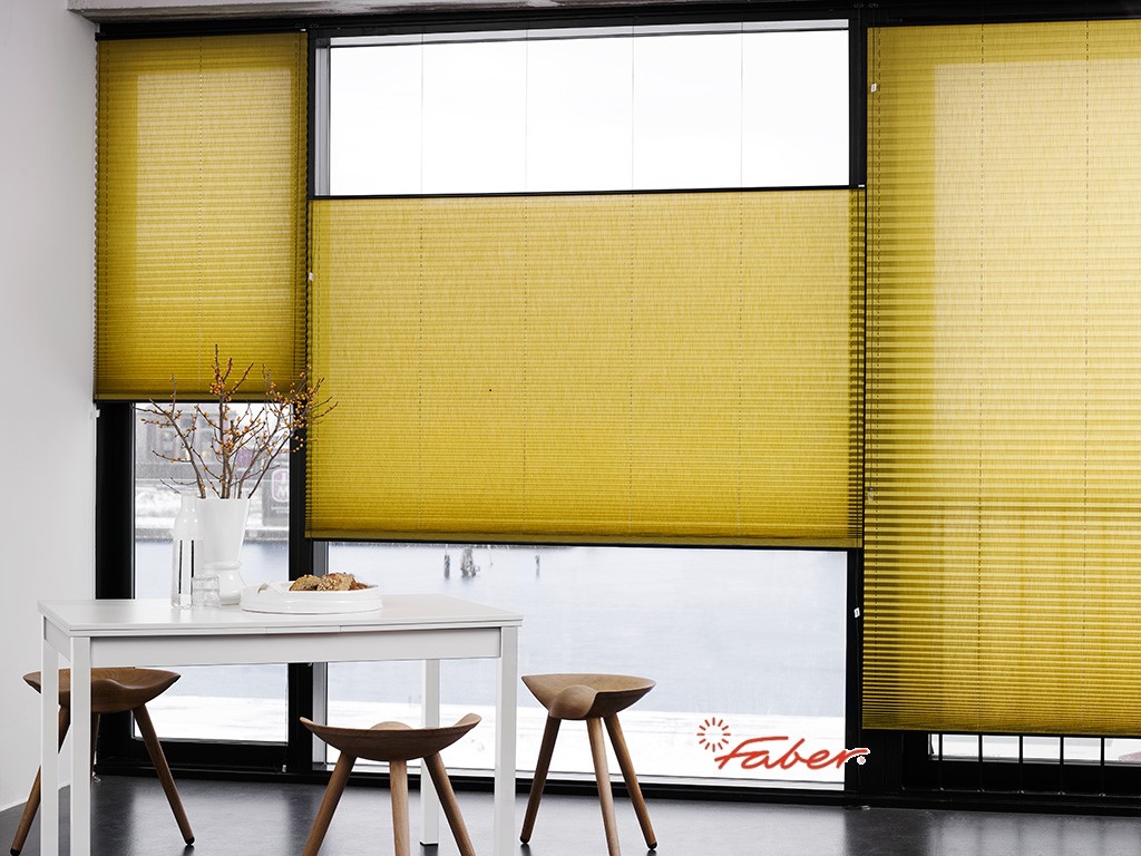 gule transparente rullegardiner til køkkenet fra Bt-gulve og gardiner