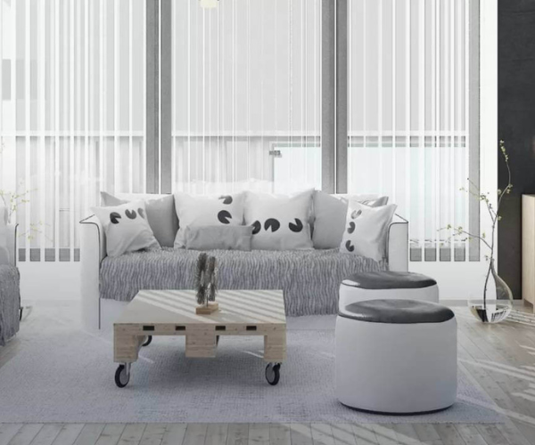Design uden navn (7) Elegant og lyst indrettet dagligstue med lyst gulvtæppe og hvide gardiner